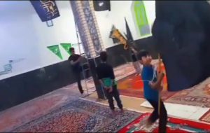 آماده سازی فضای مسجد برای مراسم شب های محرم