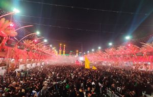 پیاده‌روی دلدادگان اربعین حسینی درمسیر نجف به کربلا