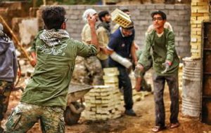 مسئول بسیج سازندگی شهرستان فاریاب عنوان کرد: بسیج و سازندگی ۲ بال پرافتخار سپاه