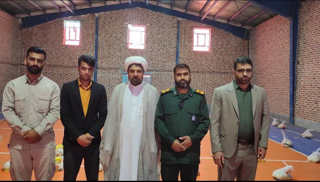 فرمانده ناحیه مقاومت سپاه شهرستان فاریاب خبر داد: توزیع ۹۰۰ بسته معیشتی بمناسبت ماه مبارک رمضان با عنوان طرح ضیافت کریمانه در فاریاب