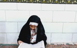 جز خوانی قرآن کریم  توسط خواهران در ماه مبارک رمضان